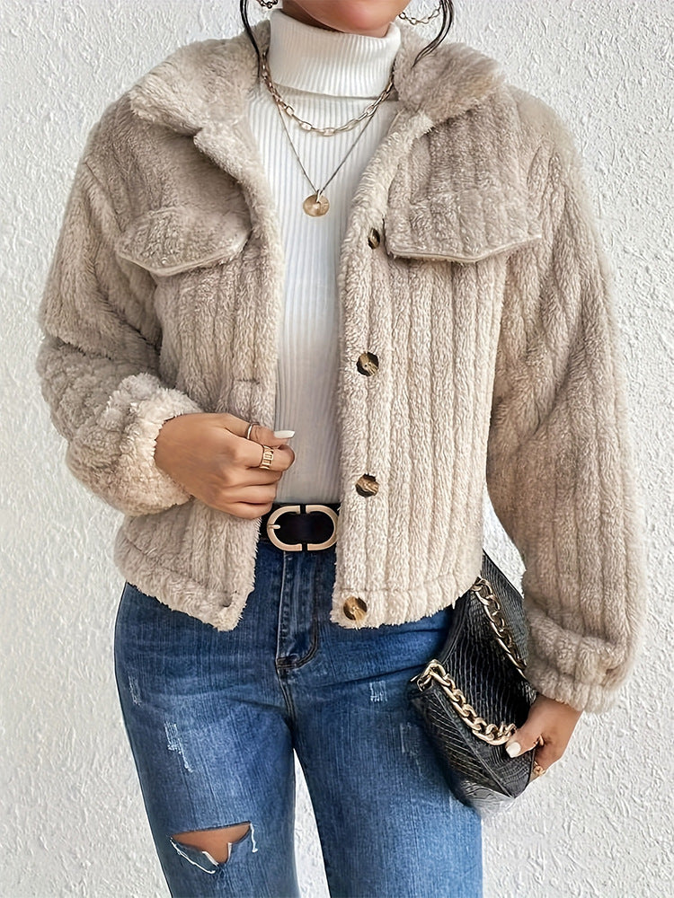 Short double-faced wool coat with single-breasted button closure