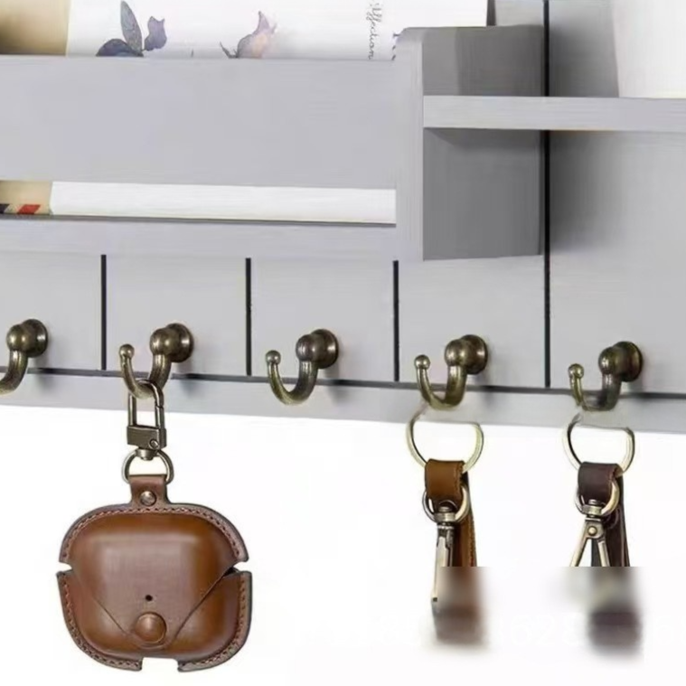 Wall-mounted key rack