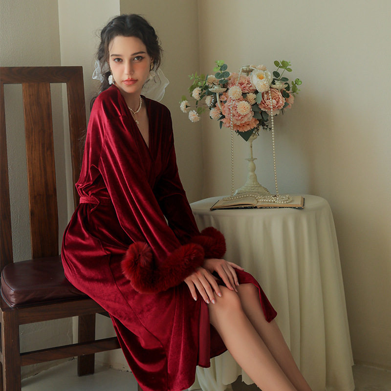 Elegant Appearance Nightgown